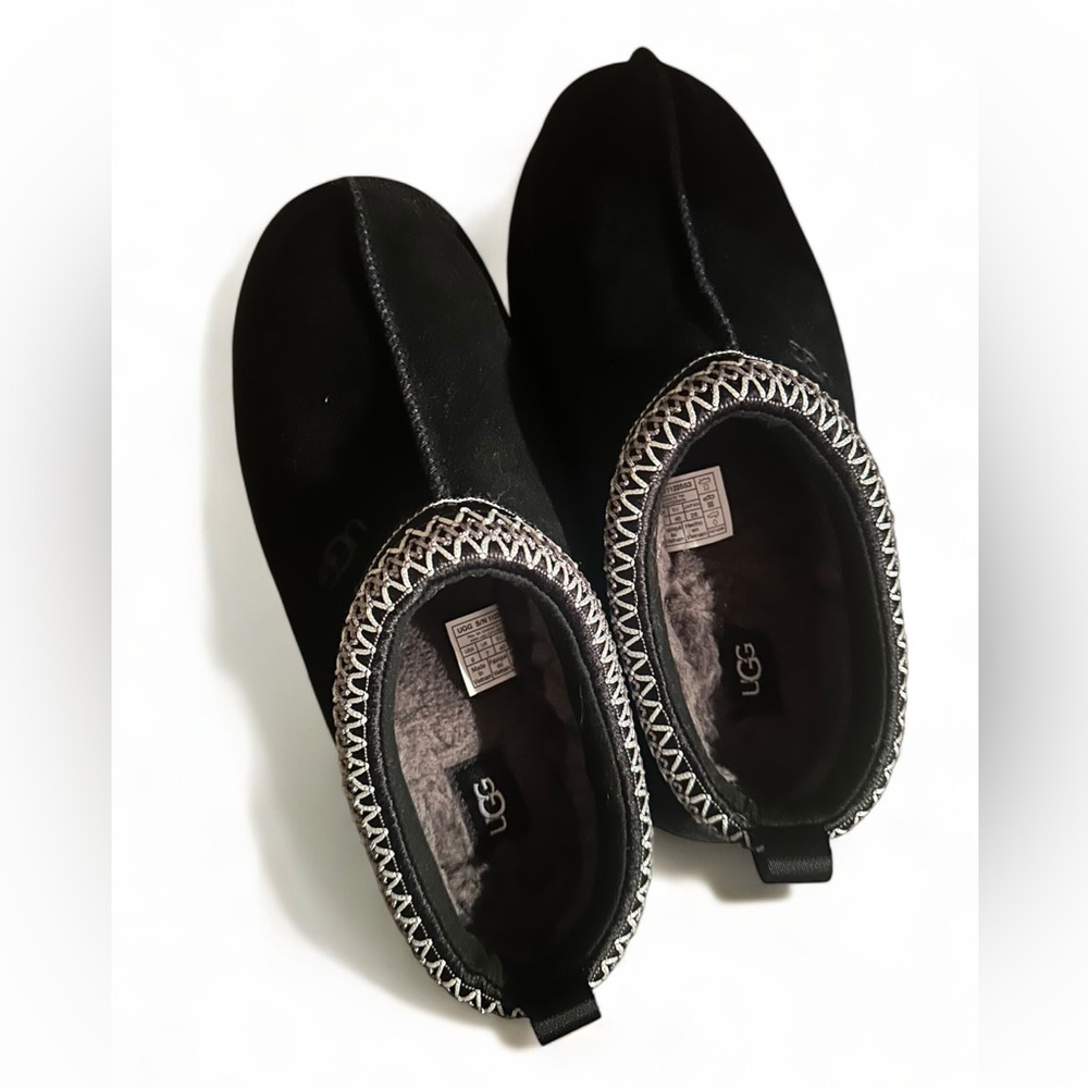 Black platform tansman UGG slippers woman’s
